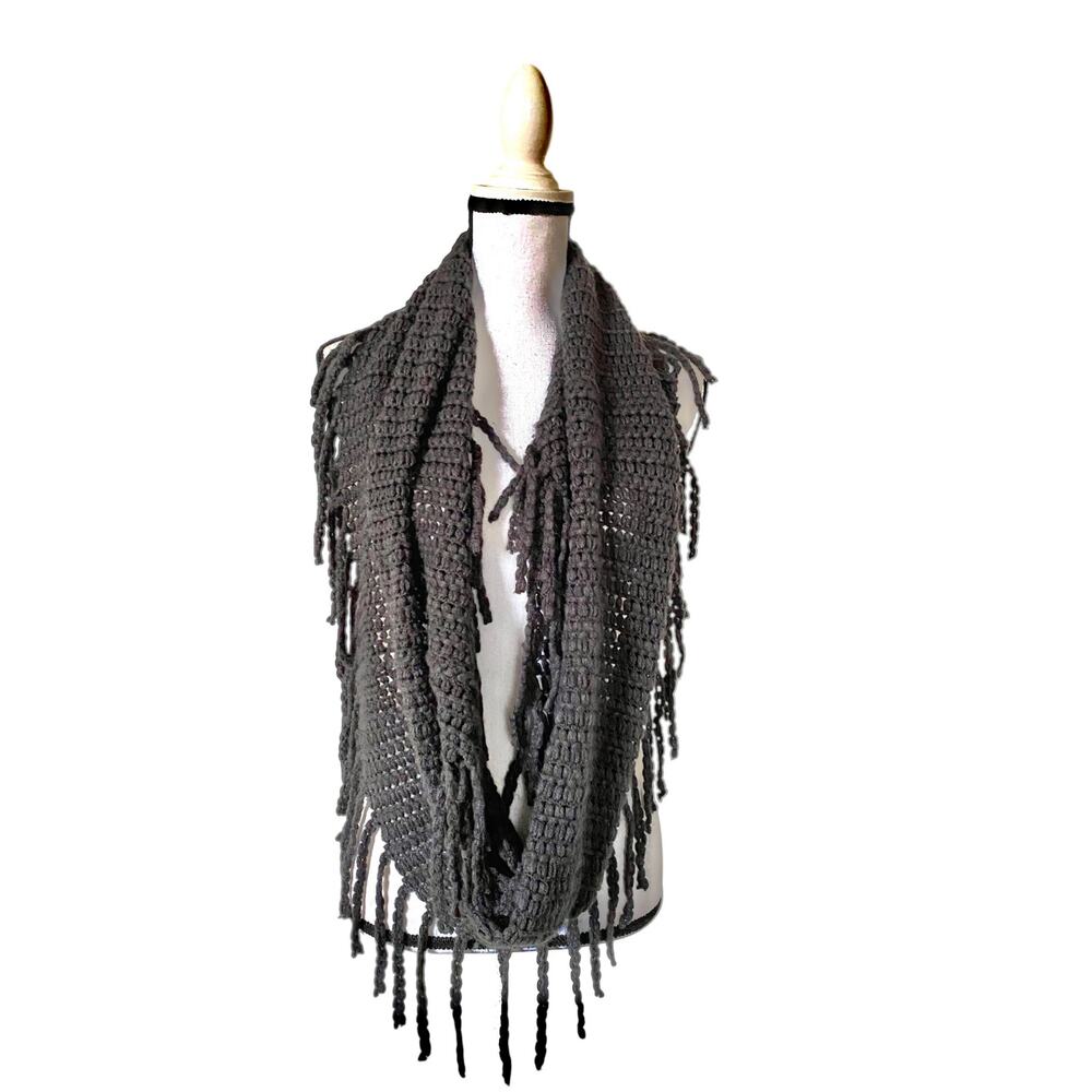 PrAna Jane Fringe Trim Infinity Scarf Dark Gray Chunky Knit Neck Warmer